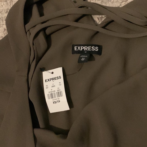 Green cross backed top - Picture 3 of 4